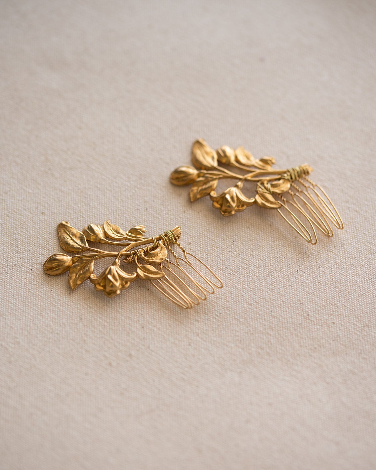 Set of two Tulip Mini Combs - Bridal hair pice, wedding hair piece, barrettes