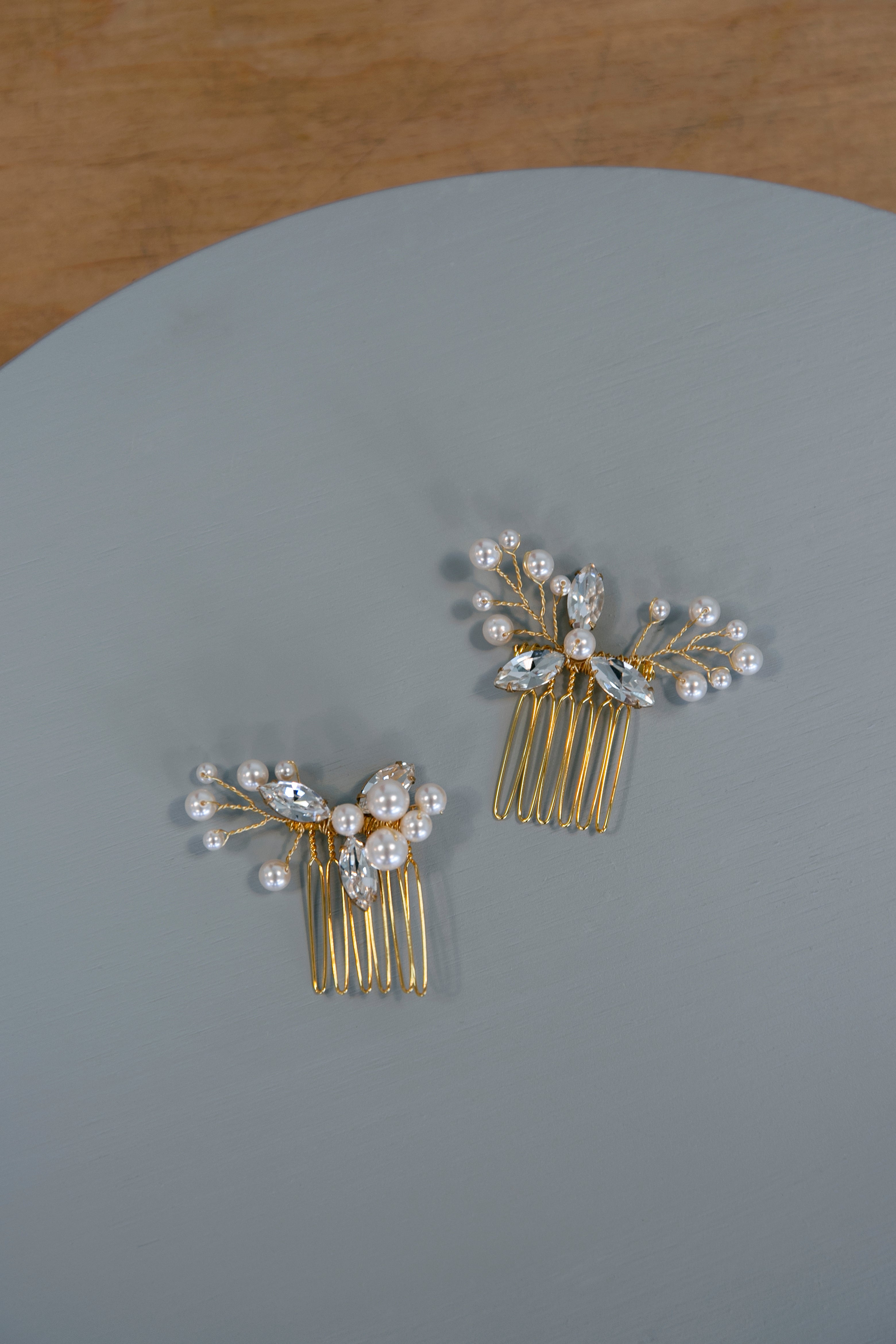Della - Set of Two Sparkle and Pearl Cluster Hair Combs