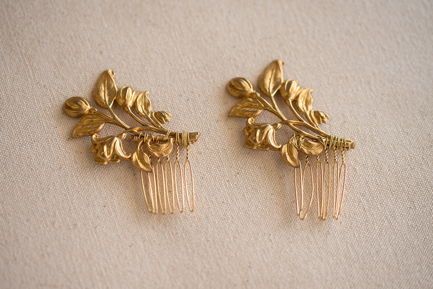 Set of two Tulip Mini Combs - Bridal hair pice, wedding hair piece, barrettes