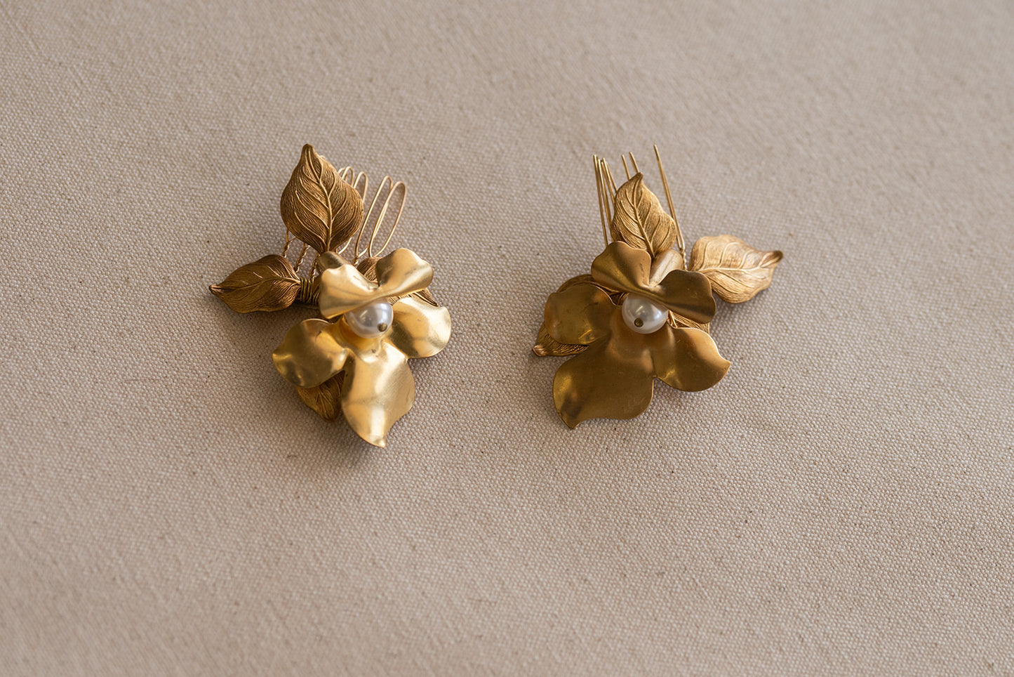 Set of two Mini Orchid Flower Combs - Set of Two, Bridal hair pice, wedding hair piece, barrettes