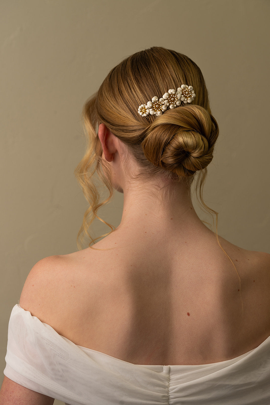 White and Gold Floral Comb - Bridal hair pice, wedding hair piece, barrettes