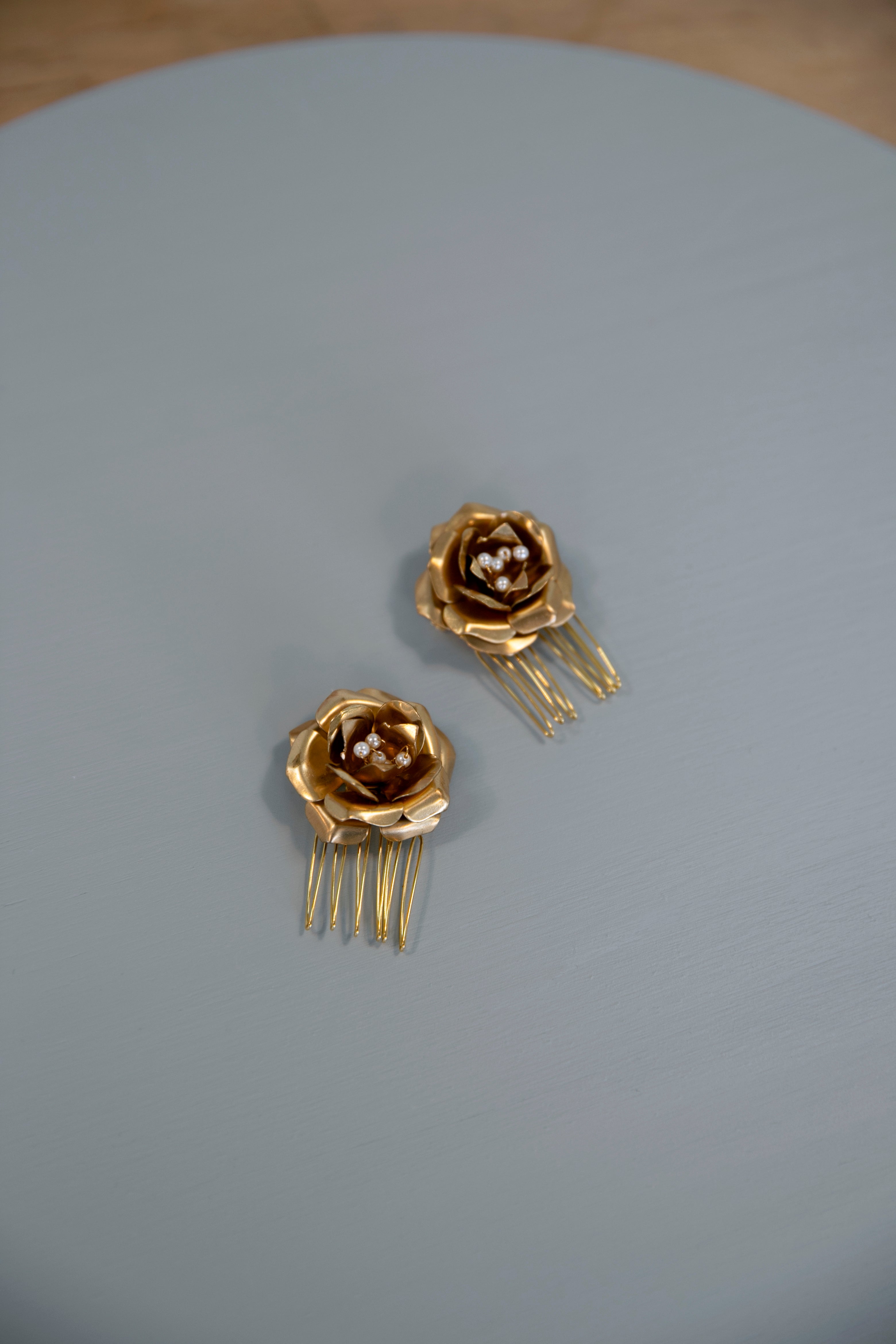 Ida - Set of Two Gold Rose and Pearl Hair Combs