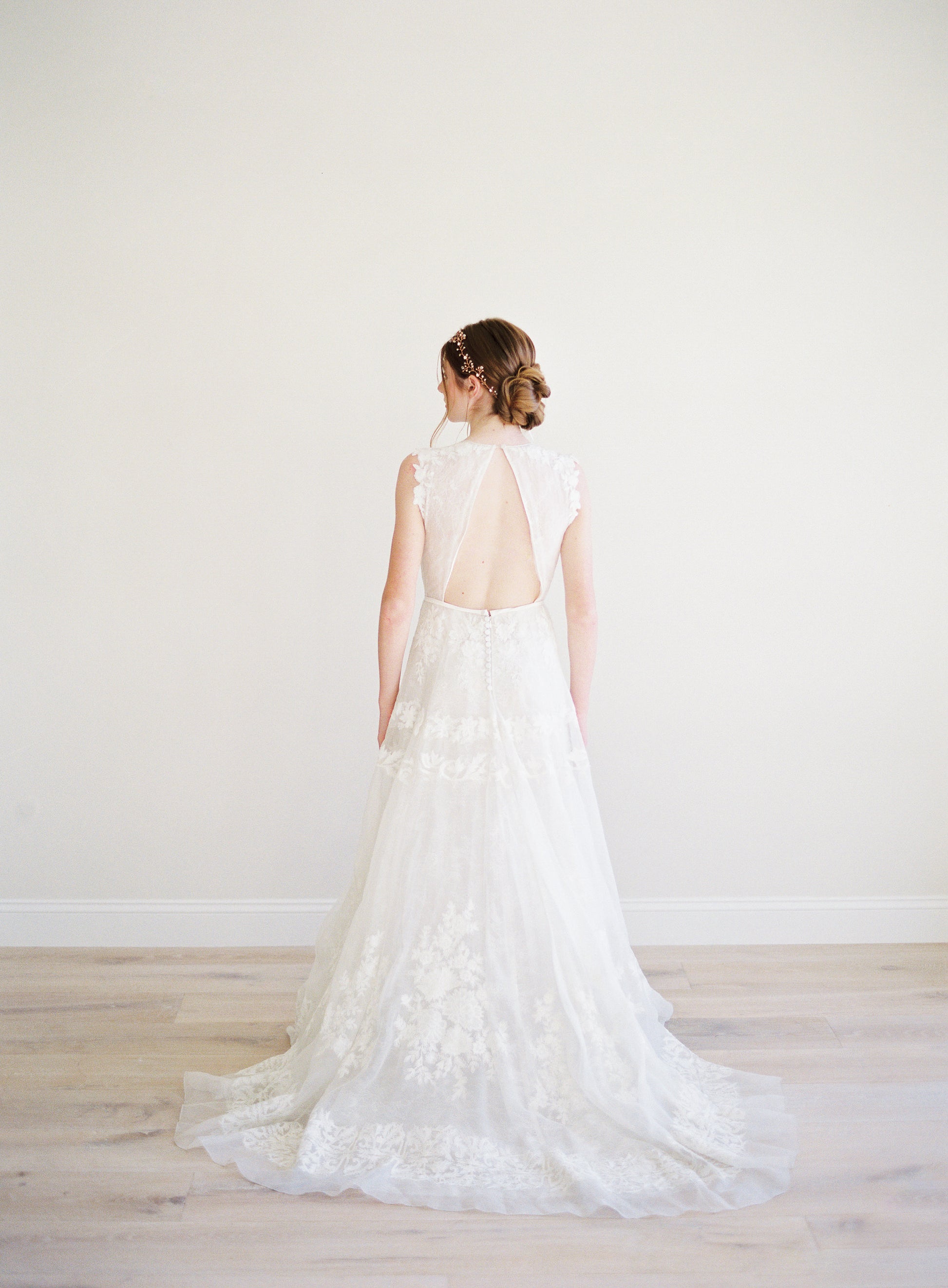 Bridal Crown White Wedding Dress With Rose Gold Thistledown White Wedding Dress| Wedding Gowns S Bridal Crown White Wedding Dress With Rose Gold Thistledown White Wedding Dress| Wedding Gowns S