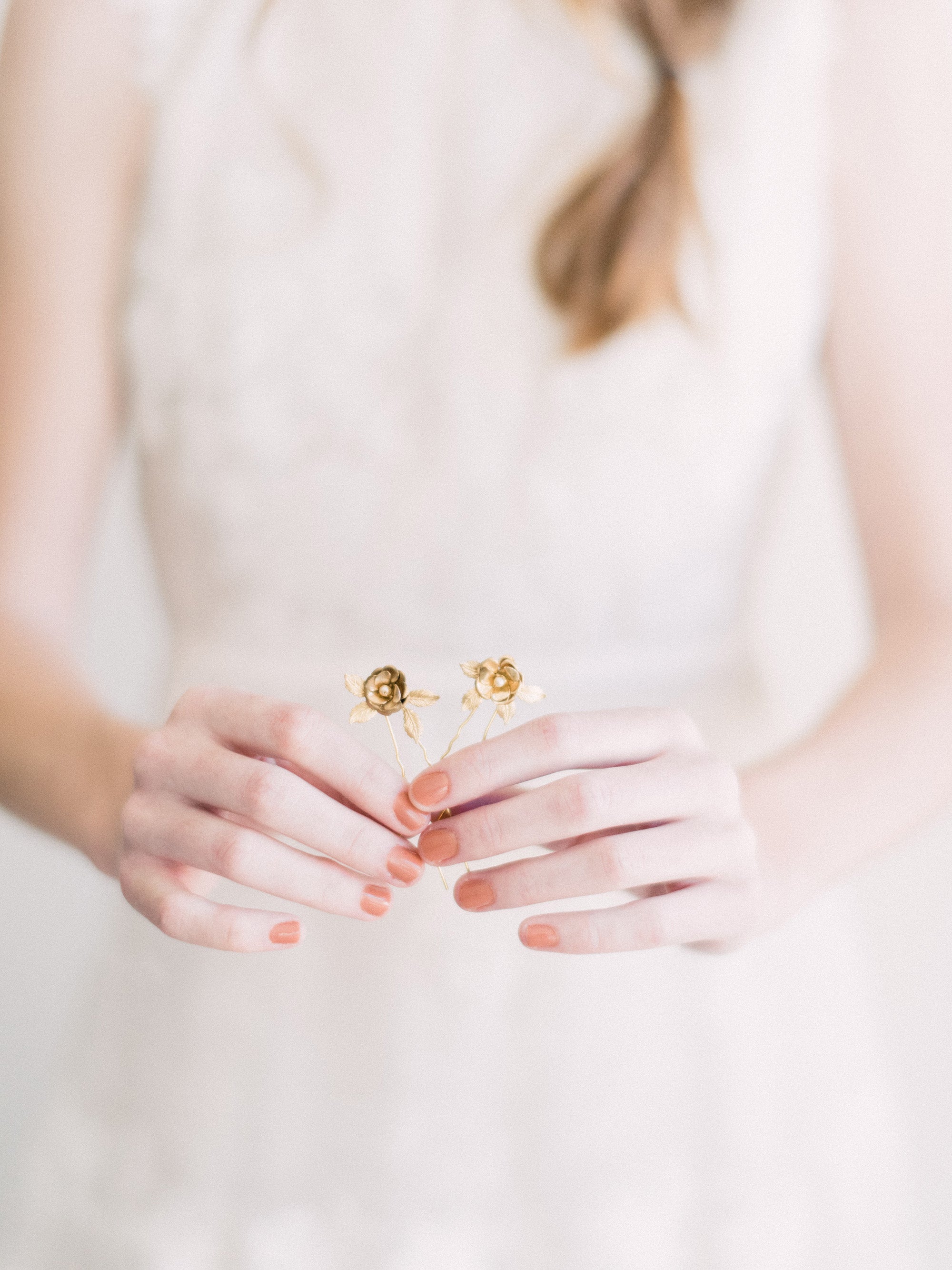 gold flower hair pins